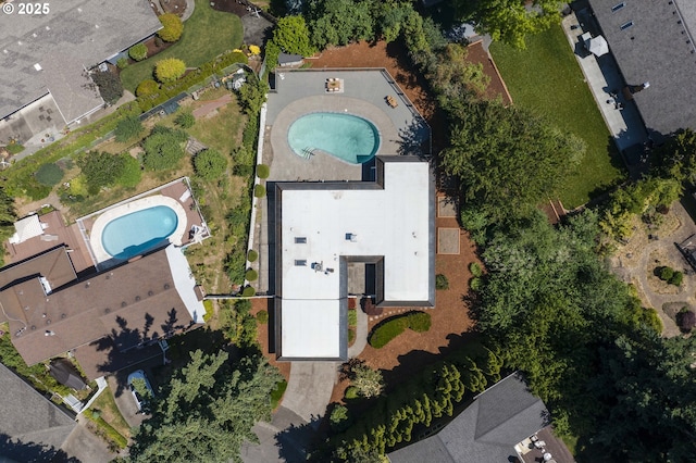17141 Hofer Ct, Lake Oswego, OR 97034 - view of property location featuring a pool
