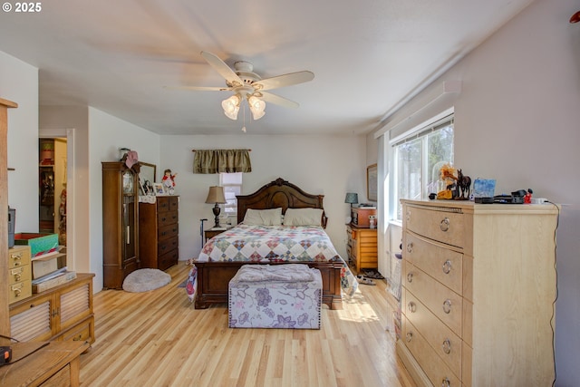 590 Fairchild St, Canyonville, OR 97417 - bedroom featuring light wood-style floors and a ceiling fan