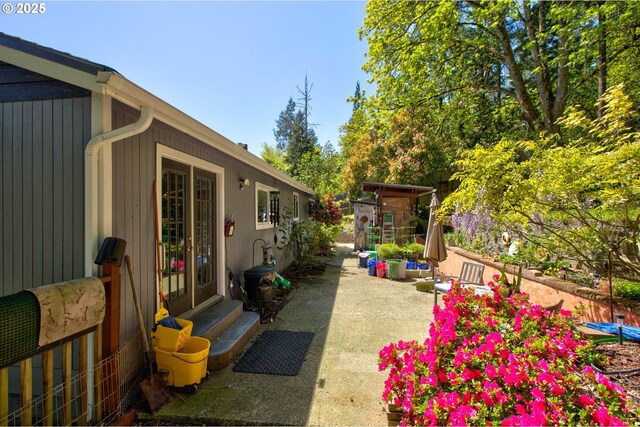 590 Fairchild St, Canyonville, OR 97417 - view of side of property with a patio and entry steps