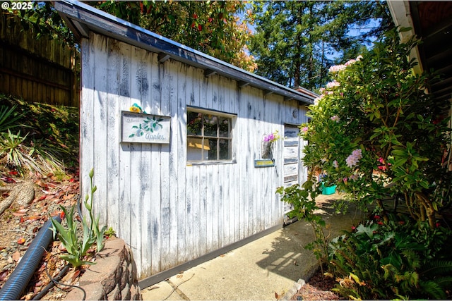 590 Fairchild St, Canyonville, OR 97417 - view of outdoor structure with an outbuilding