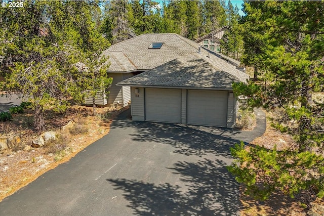 18144 Maury Mountain Ln, Sunriver, OR 97707 - view of garage