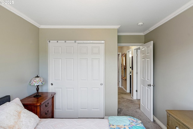 216 Churchill Downs St, Albany, OR 97322 - bedroom featuring crown molding, carpet flooring, and a closet