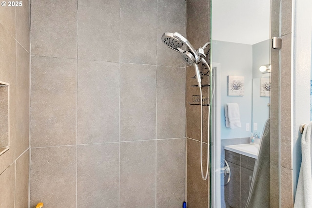 216 Churchill Downs St, Albany, OR 97322 - bathroom featuring tiled shower and vanity
