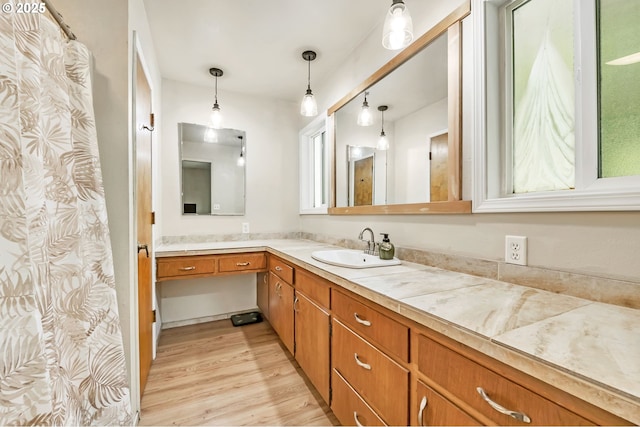 32739 Taylor Butte Rd, Cottage Grove, OR 97424 - full bathroom with vanity and wood finished floors