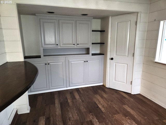 82284 Hillview Dr, Creswell, OR 97426 - interior space with dark wood finished floors