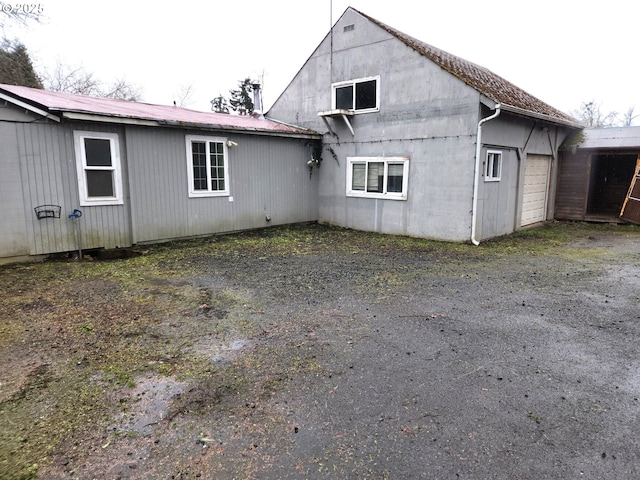 82284 Hillview Dr, Creswell, OR 97426 - rear view of house featuring driveway and a garage