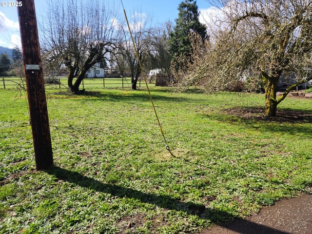 82284 Hillview Dr, Creswell, OR 97426 - view of yard with fence