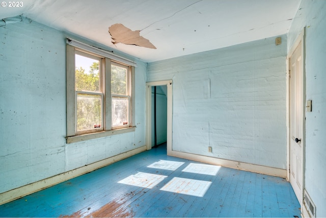 3807 NE Grand Ave, Portland, OR 97212 - empty room with wood-type flooring