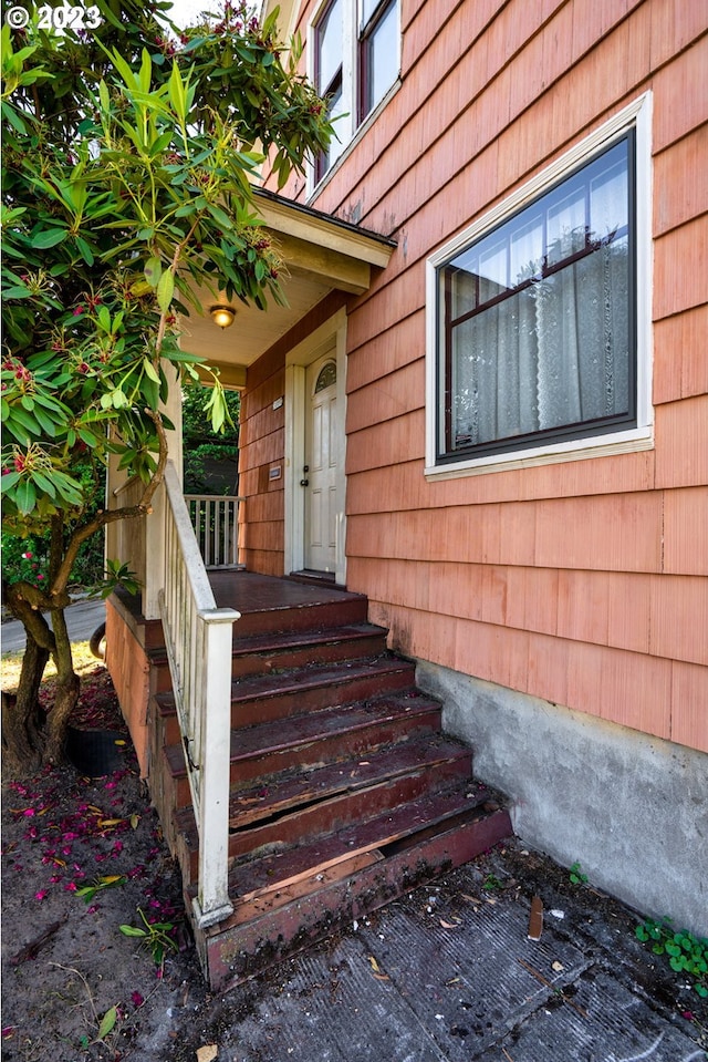 3807 NE Grand Ave, Portland, OR 97212 - doorway to property featuring covered porch