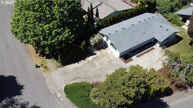 aerial view of property and surrounding area