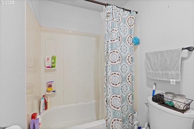 410 W Jefferson St, Carlton, OR 97111 - bathroom with toilet and shower / tub combo with curtain