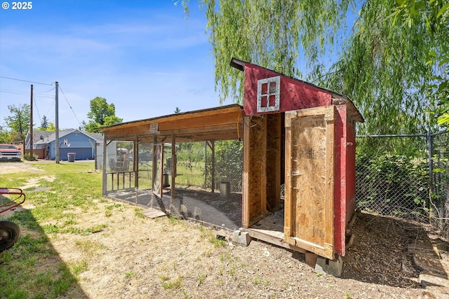 410 W Jefferson St, Carlton, OR 97111 - view of poultry coop with a yard