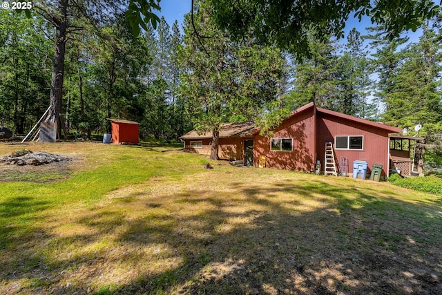 905 Summit Loop, Grants Pass, OR 97527 - view of grassy yard featuring stairs