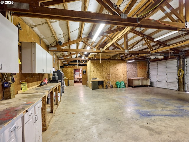 23860 S Beavercreek Rd, Beavercreek, OR 97004 - garage featuring a workshop area