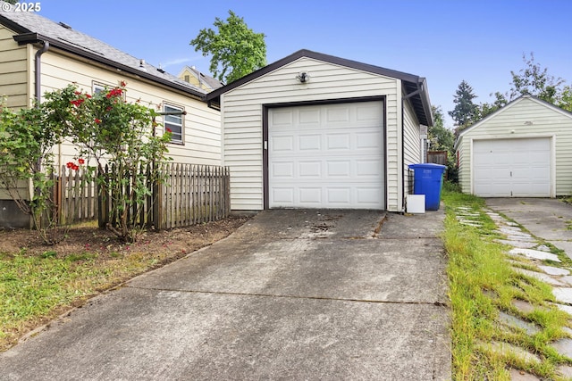 1937 SE Knight St, Portland, OR 97202 - detached garage featuring concrete driveway