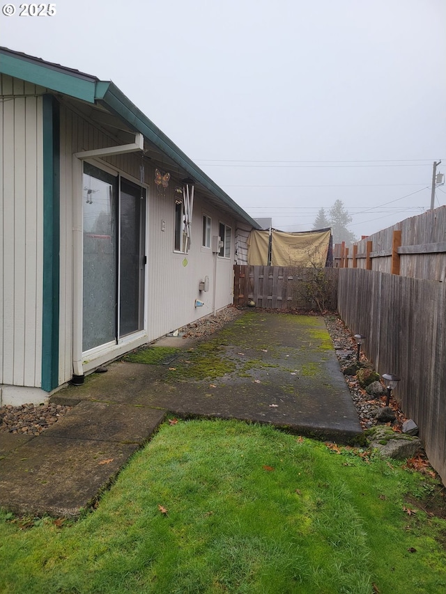 view of yard with a patio