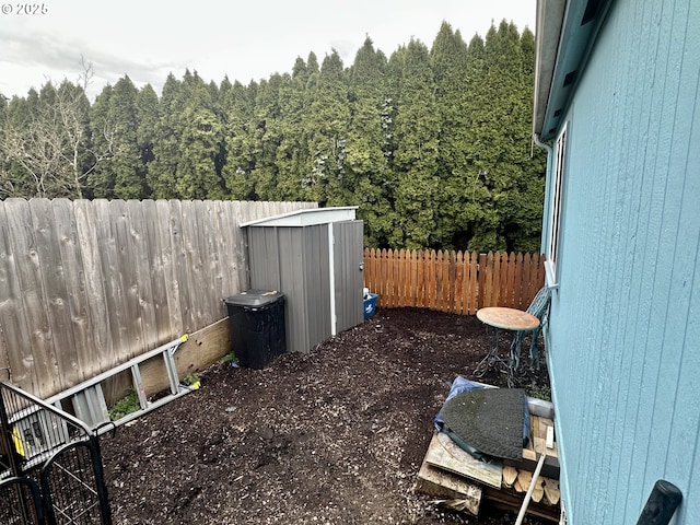 5510 E St, Springfield, OR 97478 - fenced backyard with a wooded view