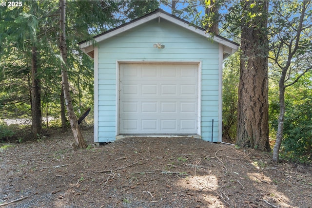 view of detached garage