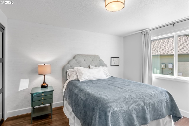 1433 SE 49th Ct, Hillsboro, OR 97123 - bathroom featuring backsplash, visible vents, a skylight, vanity, and toilet