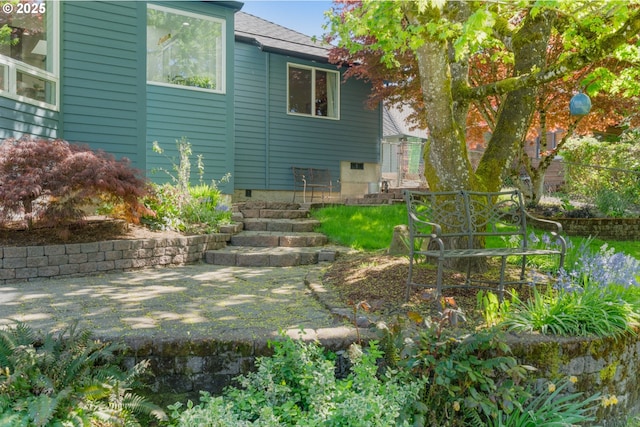 1433 SE 49th Ct, Hillsboro, OR 97123 - laundry area with cabinet space, dark wood finished floors, and washing machine and clothes dryer