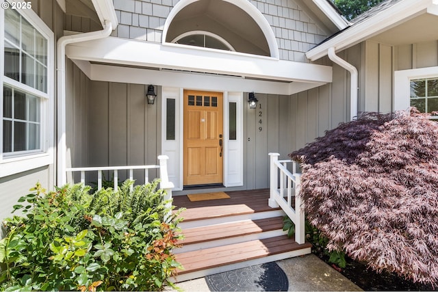 1249 Crenshaw Rd, Eugene, OR 97401 - entrance to property featuring board and batten siding