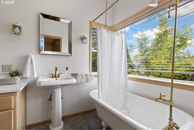 1249 Crenshaw Rd, Eugene, OR 97401 - full bath featuring a soaking tub