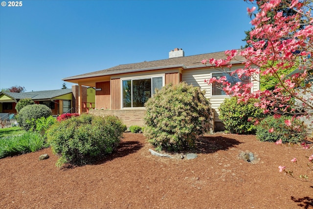 4133 SE Henderson St, Portland, OR 97202 - ranch-style house featuring brick siding and a chimney