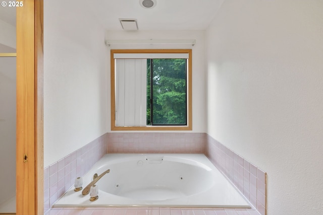 2305 Chickadee Ct, West Linn, OR 97068 - bathroom with a whirlpool tub