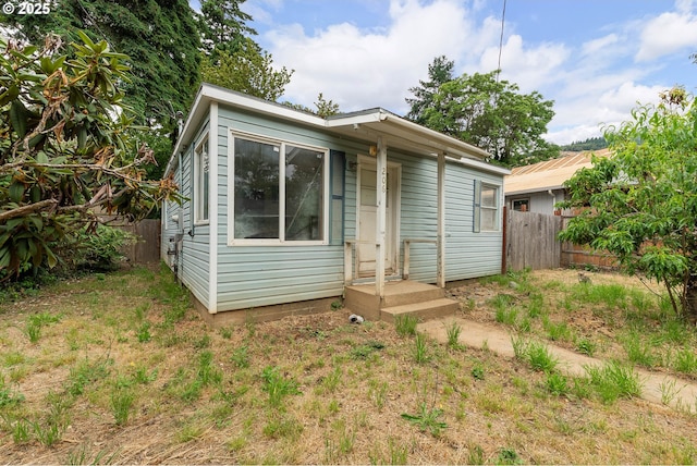 206 NE Laurel Ave, Myrtle Creek, OR 97457 - view of front facade