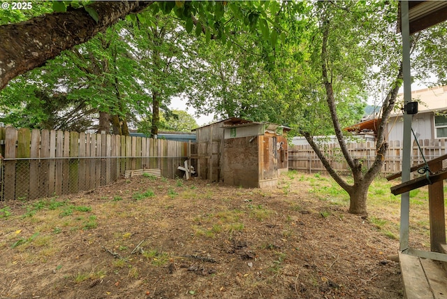 206 NE Laurel Ave, Myrtle Creek, OR 97457 - fenced backyard with an outbuilding