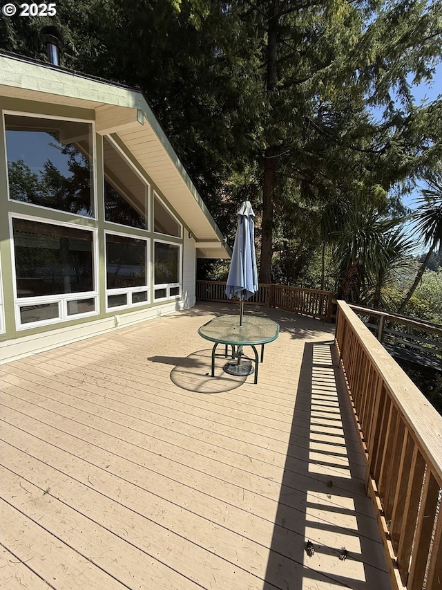 3140 S Tenmile, Lakeside, OR 97449 - deck with a sunroom