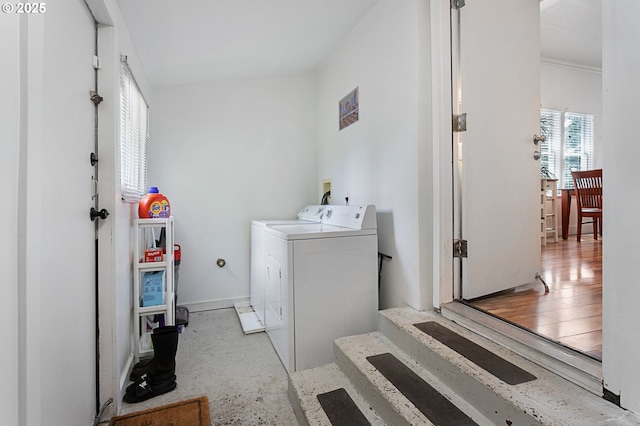 927 N Baldwin St, Portland, OR 97217 - laundry area featuring independent washer and dryer and baseboards