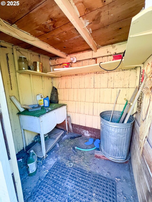 413 SW Brent Dr, John Day, OR 97845 - view of storage room