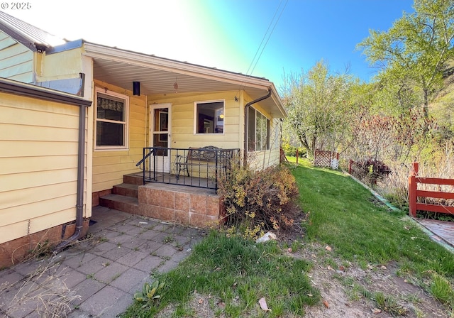 413 SW Brent Dr, John Day, OR 97845 - entrance to property featuring a yard