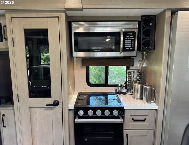 54432 Mckenzie Hwy Unit 35, Blue River, OR 97413