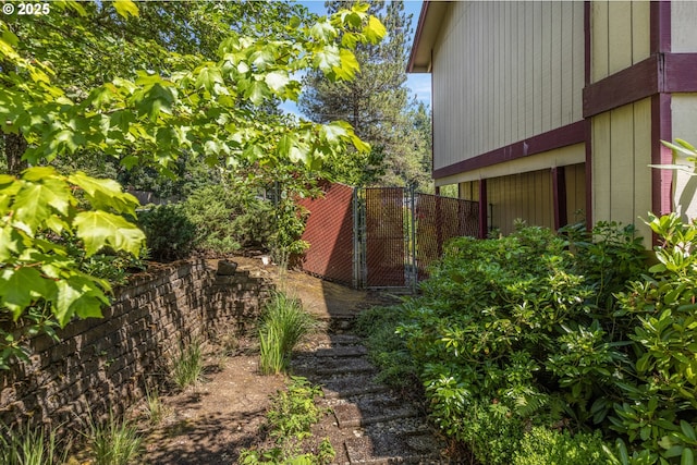 505/515 Empress Ave, Eugene, OR 97405 - view of side of home