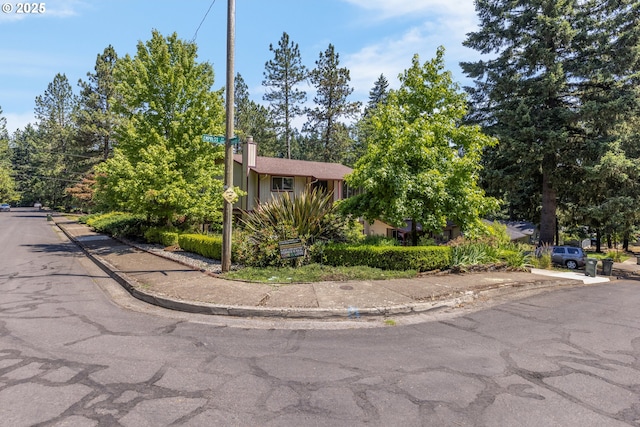 505/515 Empress Ave, Eugene, OR 97405 - view of front of property with a chimney