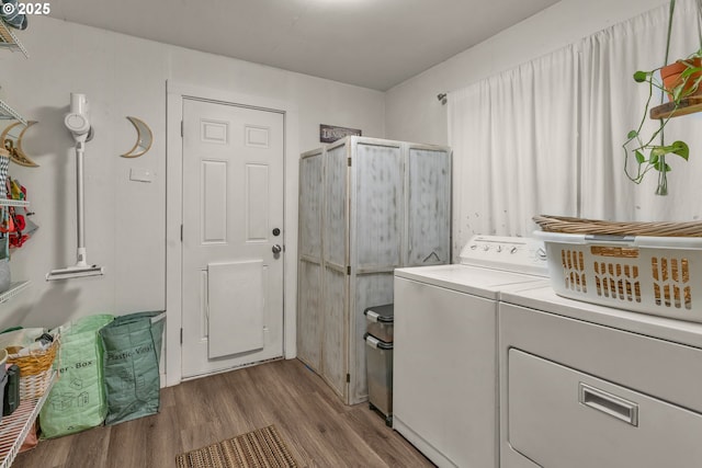 3911 E 16th Ave, Eugene, OR 97403 - laundry room with independent washer and dryer and dark wood-style flooring