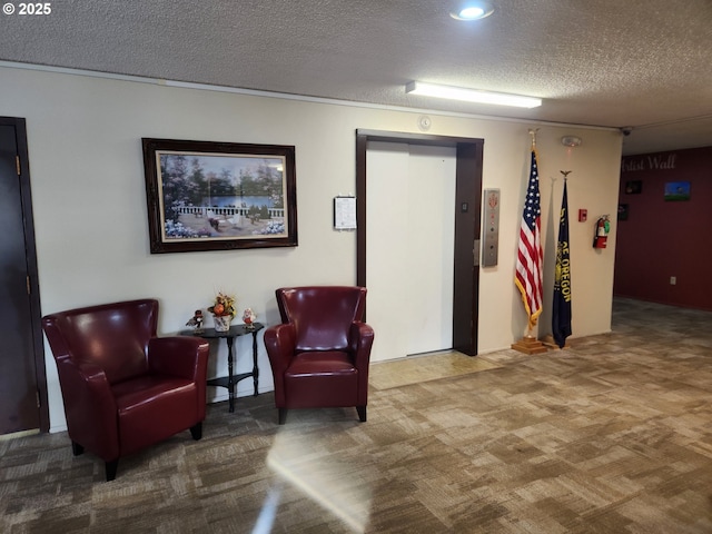 950 Evergreen Rd Unit 109, Woodburn, OR 97071 - living area with elevator, carpet flooring, and a textured ceiling