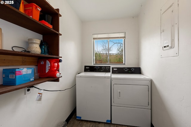 2903 N Spruce St, La Grande, OR 97850 - laundry room featuring washing machine and clothes dryer, wood finished floors, and electric panel
