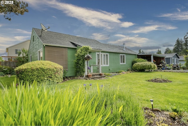 33855 NE Blossom Dr, Scappoose, OR 97056 - view of side of property featuring a shingled roof