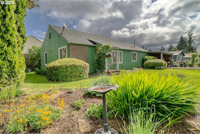 33855 NE Blossom Dr, Scappoose, OR 97056 - view of front of home with a front yard