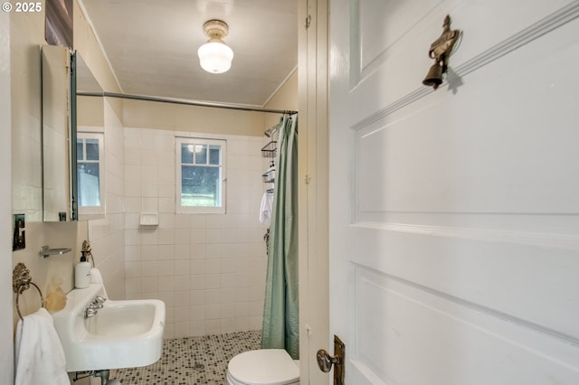 26630 E Roberts Rd, Welches, OR 97067 - full bathroom featuring toilet, a shower with curtain, tile patterned floors, and a sink