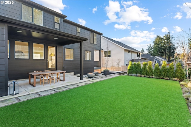 view of yard featuring a patio area