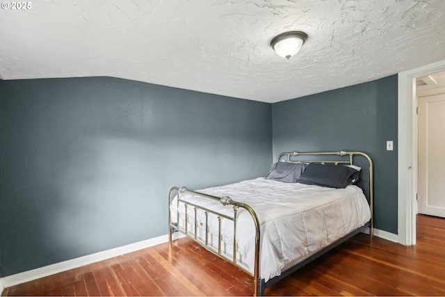 545 N St, Castle Rock, WA 98611 - bedroom featuring wood finished floors and baseboards