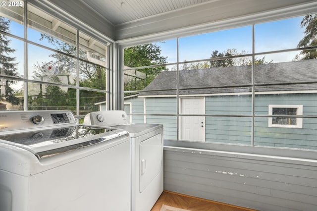 545 N St, Castle Rock, WA 98611 - laundry area with washing machine and clothes dryer