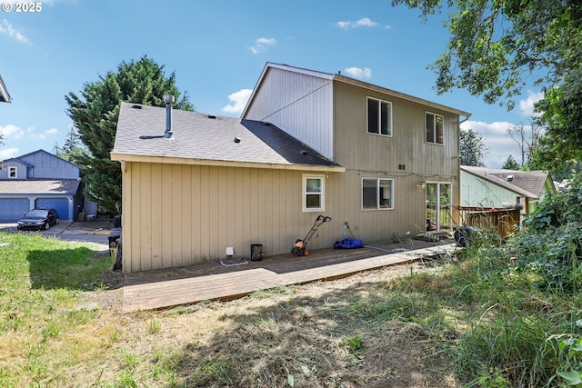 284 N 17th St, Saint Helens, OR 97051 - back of property with a deck and roof with shingles