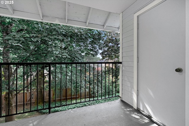 86 Kingsgate Rd Unit D204, Lake Oswego, OR 97035 - view of balcony
