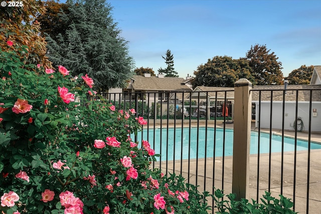 86 Kingsgate Rd Unit D204, Lake Oswego, OR 97035 - view of gate