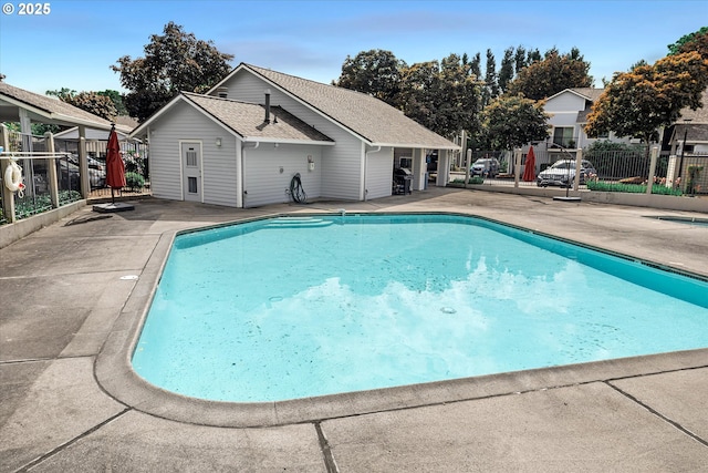 86 Kingsgate Rd Unit D204, Lake Oswego, OR 97035 - view of swimming pool with a patio
